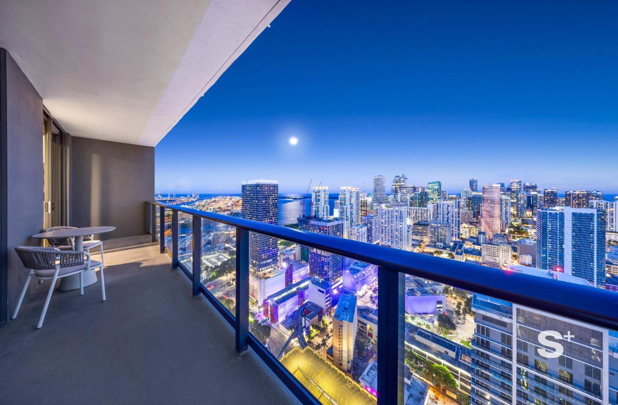 Modern In Downtown With Stunning Views * Miami
